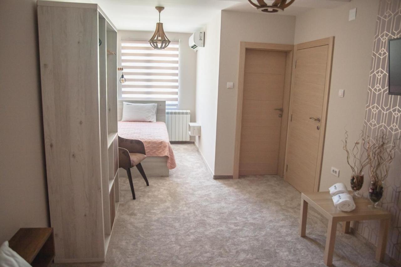 Mehana Apartmani Leskovac  Buitenkant foto