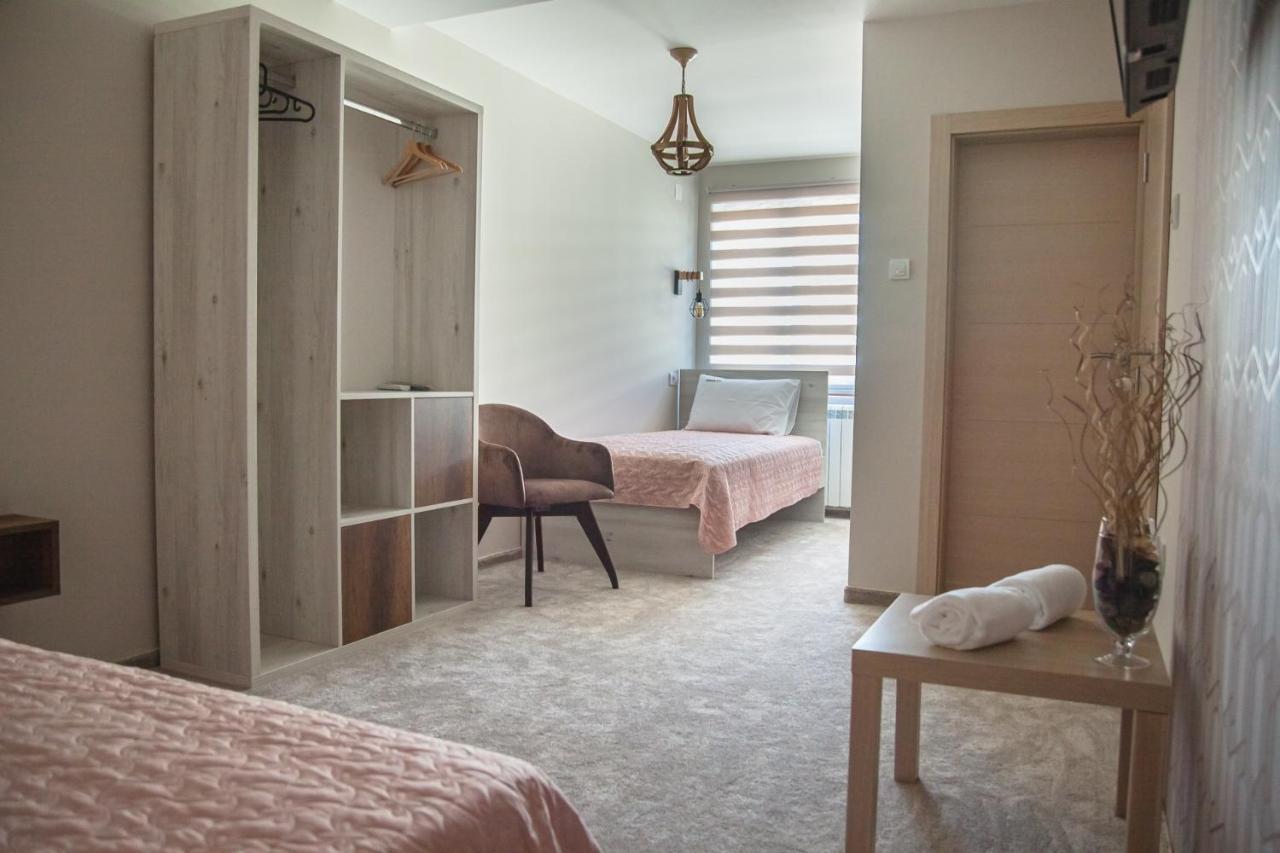 Mehana Apartmani Leskovac  Buitenkant foto
