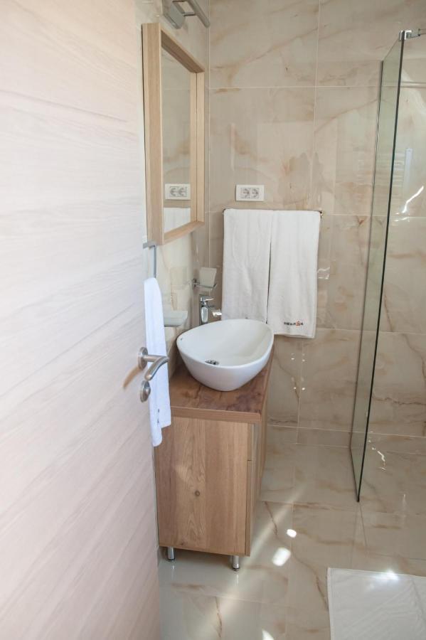 Mehana Apartmani Leskovac  Buitenkant foto