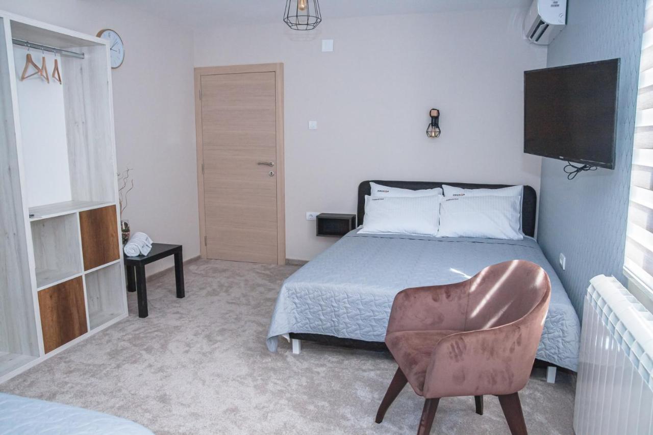Mehana Apartmani Leskovac  Buitenkant foto