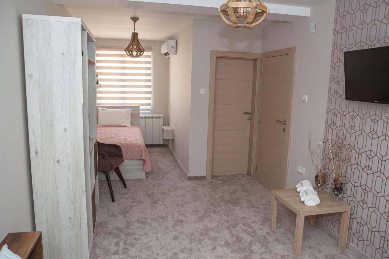 Mehana Apartmani Leskovac  Buitenkant foto